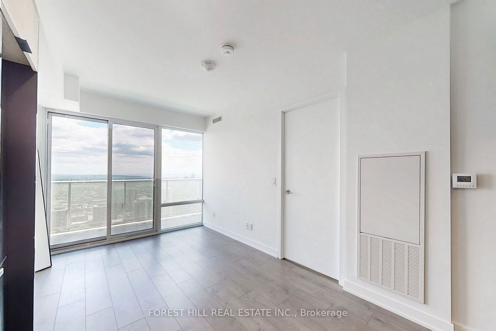 501 Yonge St, unit 4208 for sale