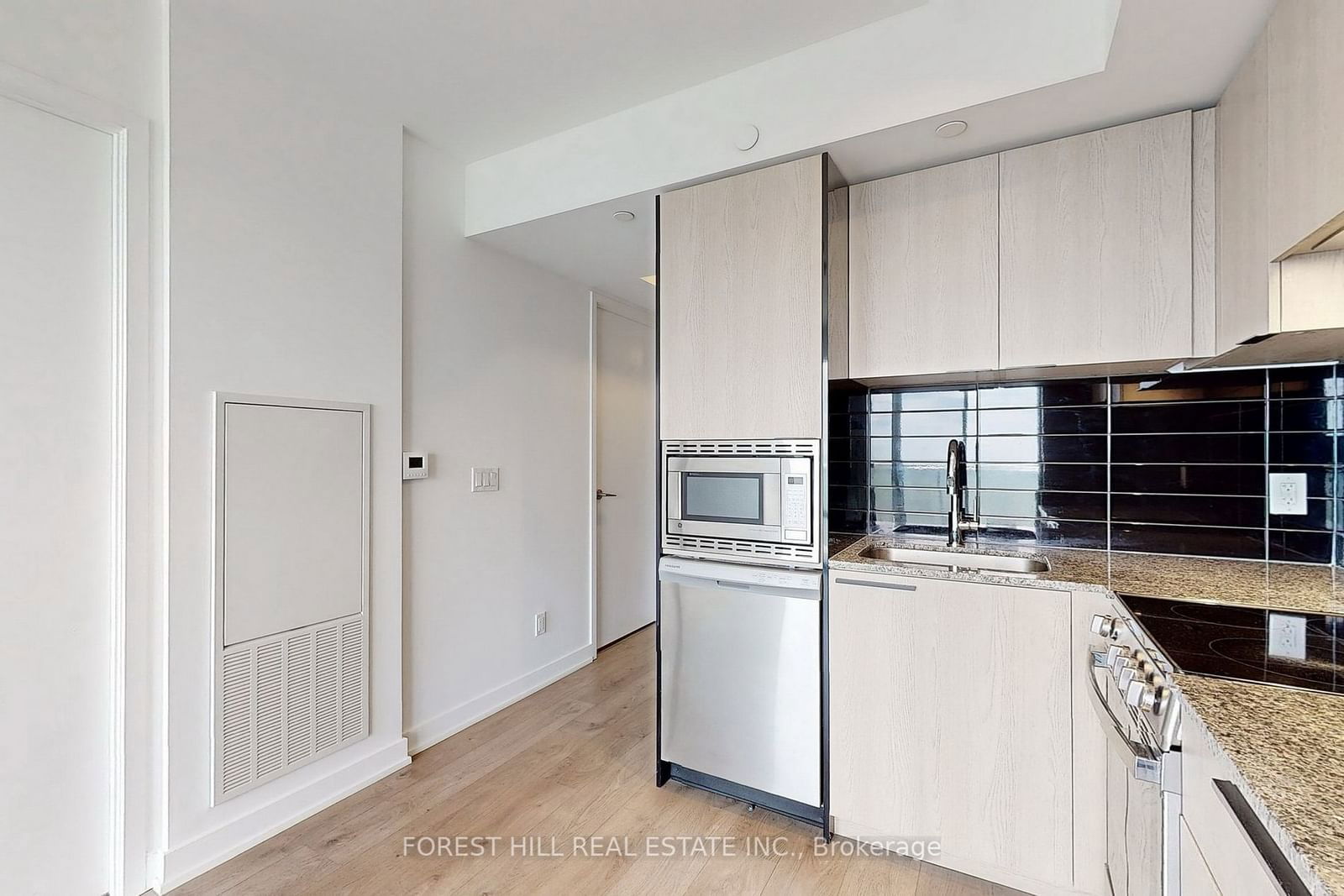 501 Yonge St, unit 4208 for sale