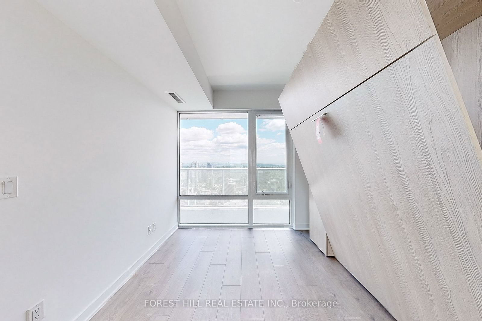 501 Yonge St, unit 4208 for sale