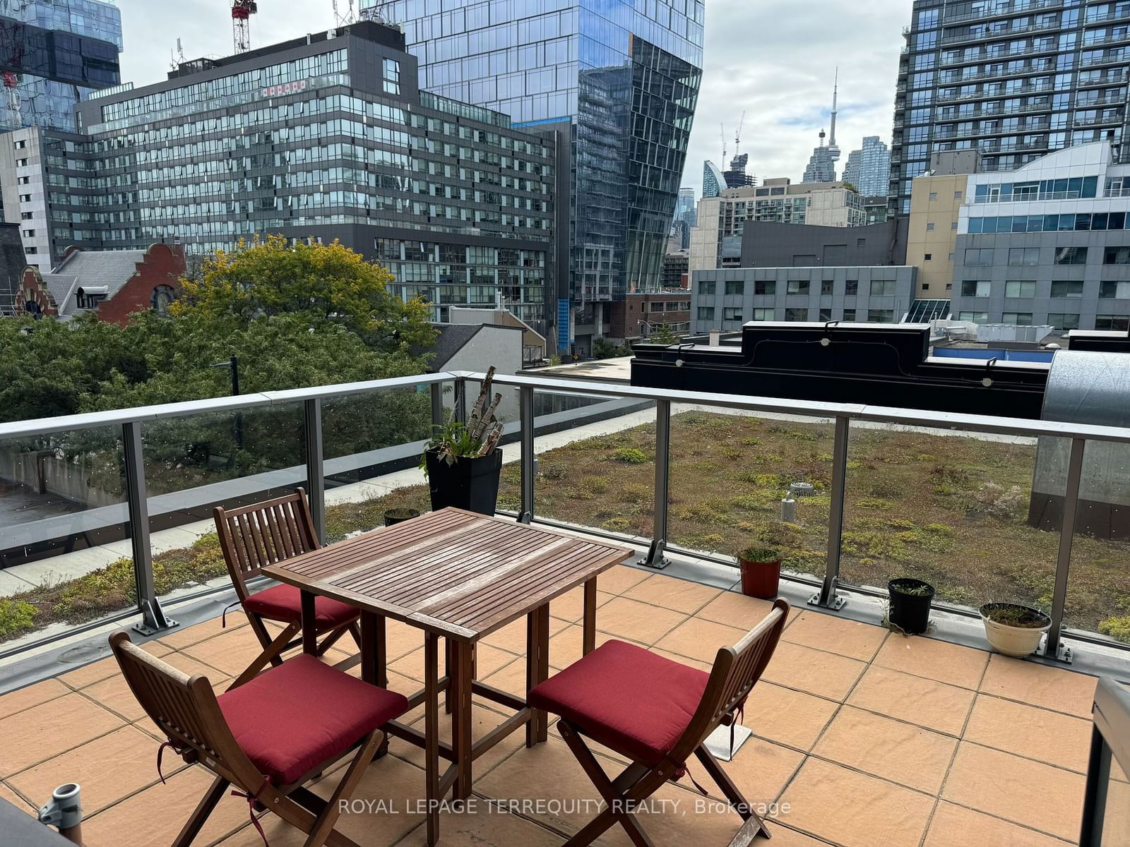 120 Parliament St, unit 421 for sale