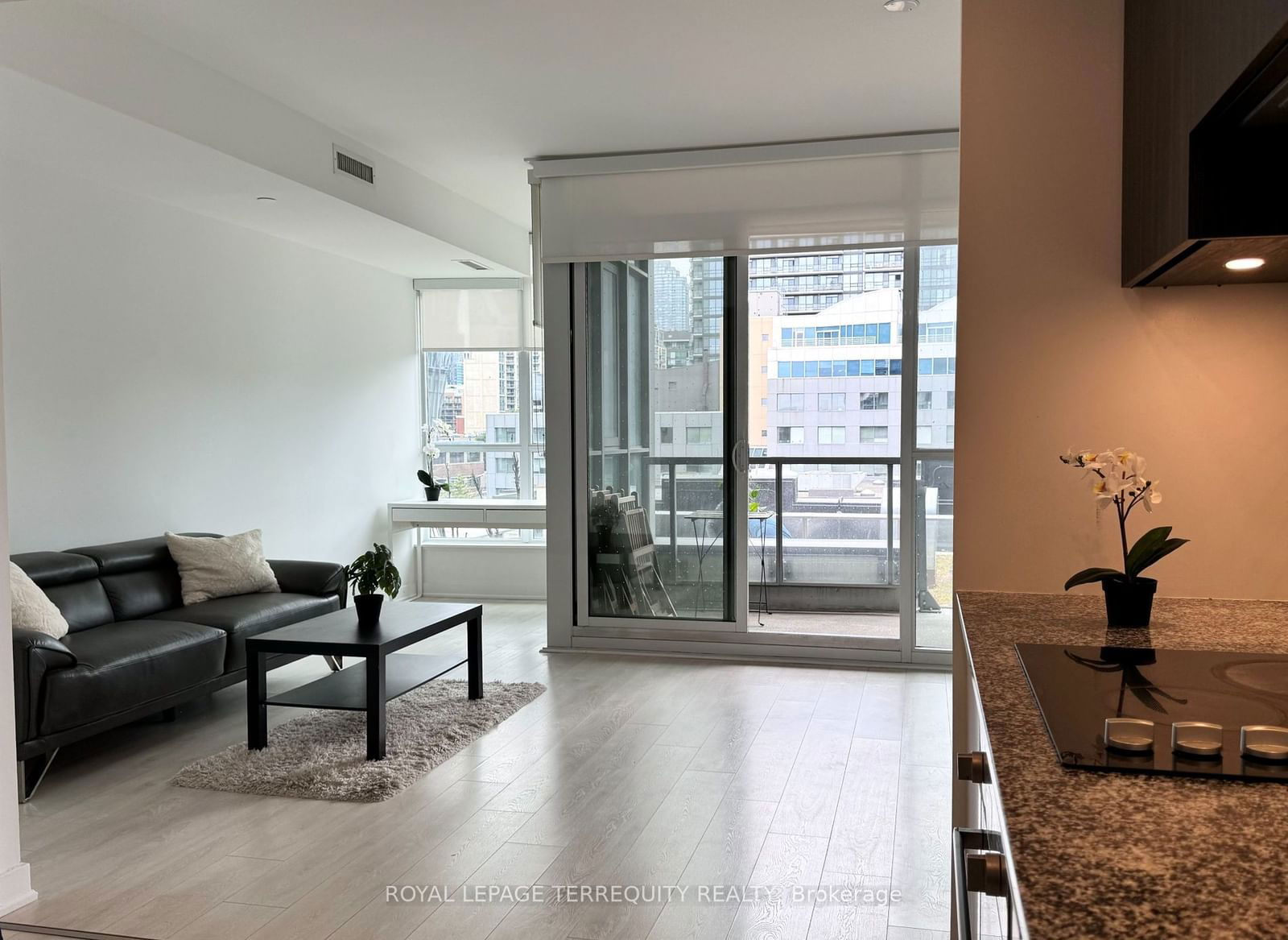 120 Parliament St, unit 421 for sale