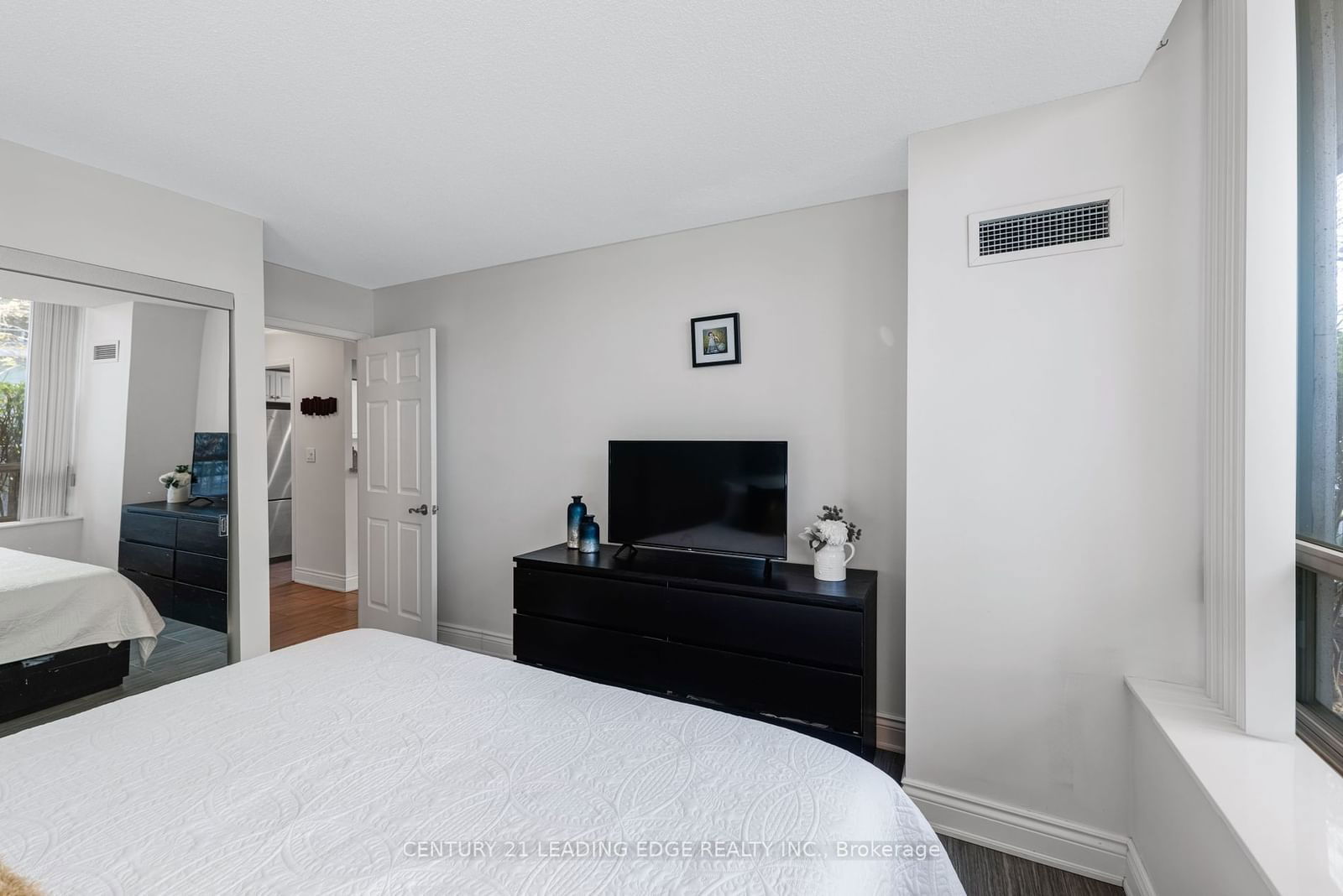 39 Pemberton Ave, unit 105 for sale