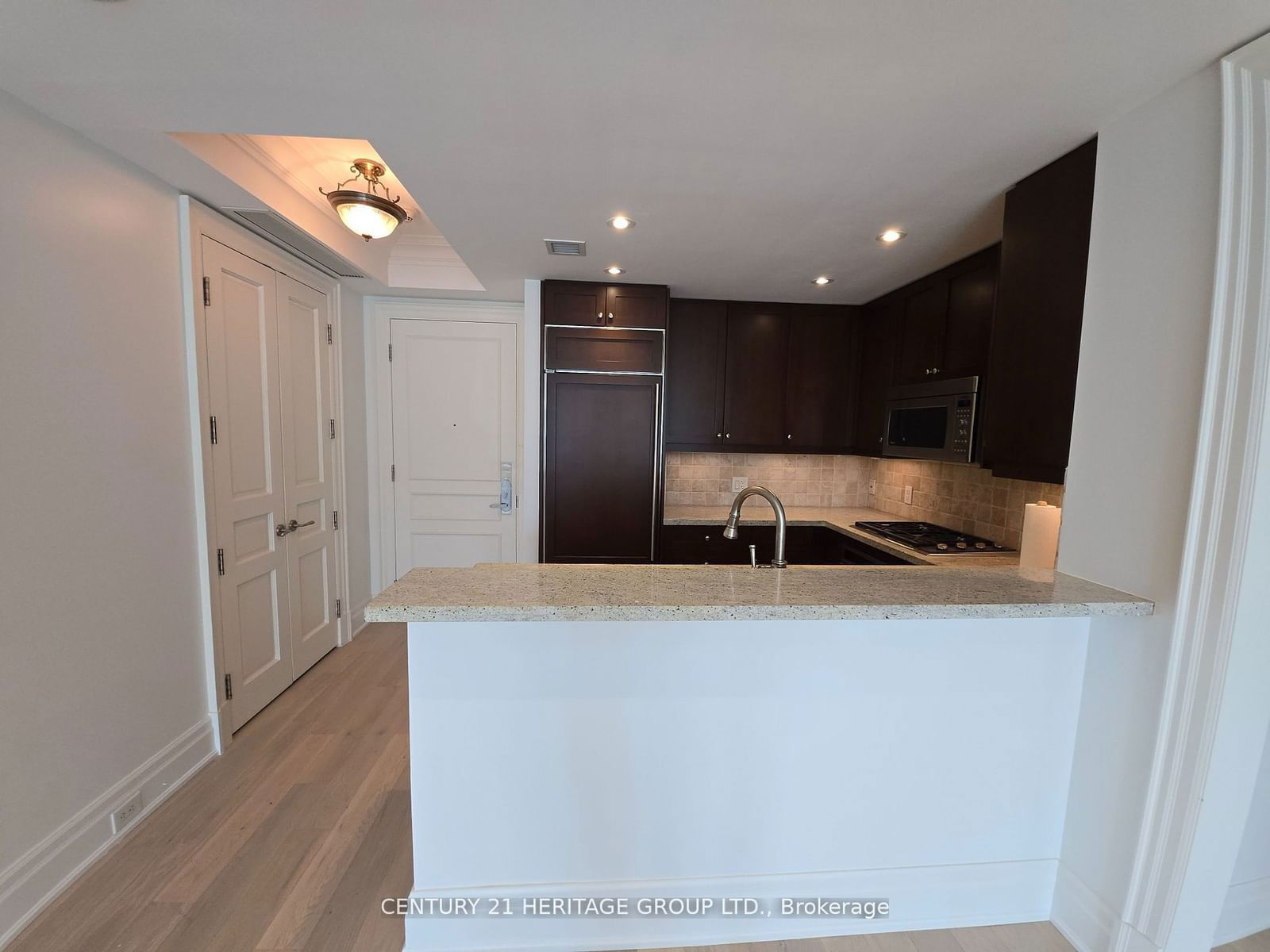 155 St. Clair Ave W, unit 407 for rent