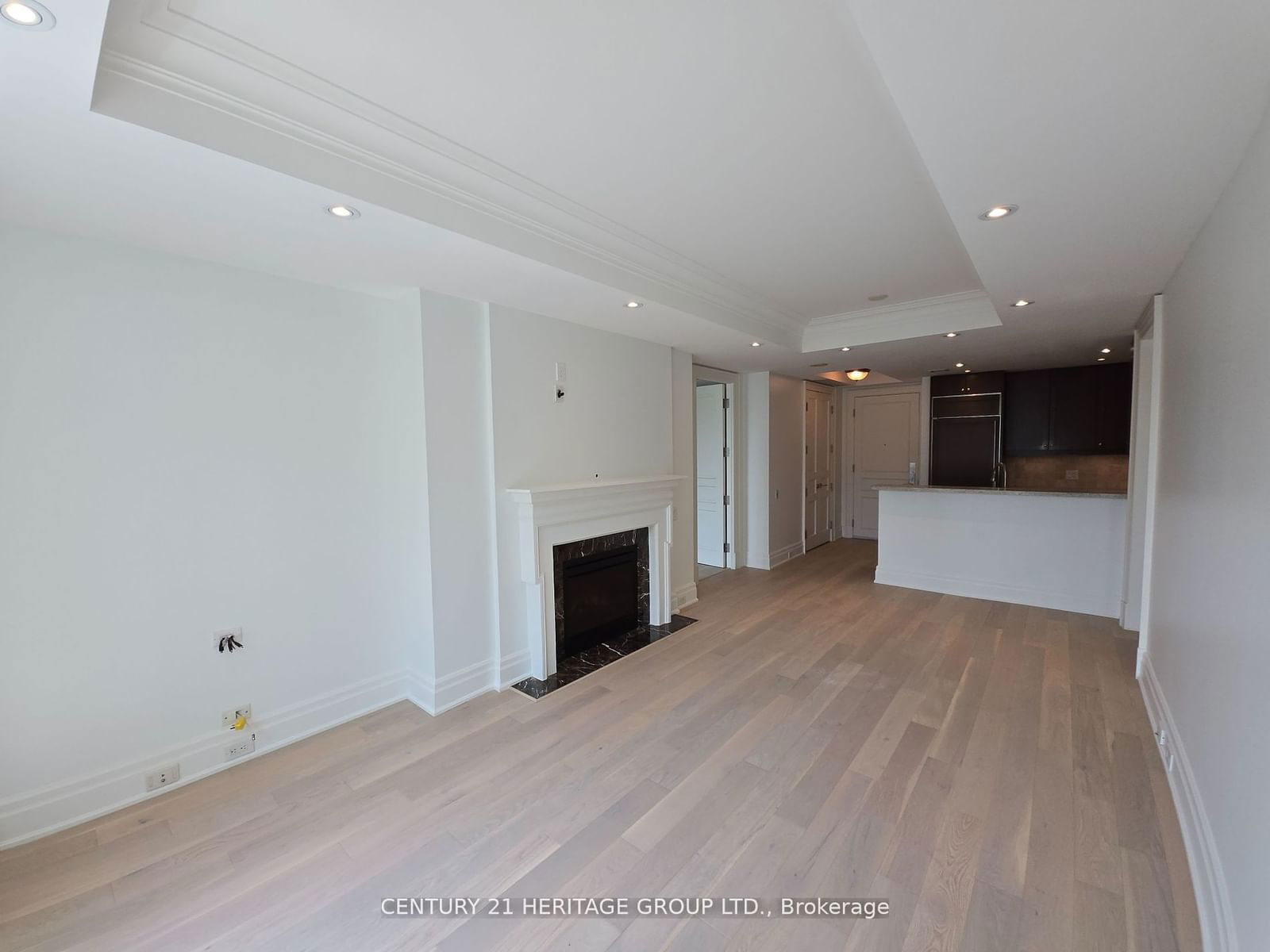 155 St. Clair Ave W, unit 407 for rent