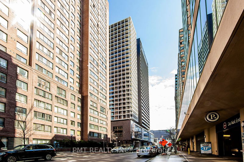 20 Edward St, unit 1901 for rent