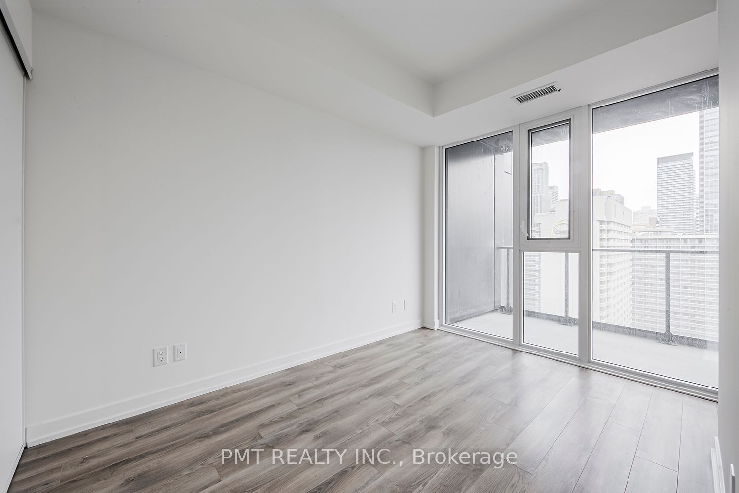 20 Edward St, unit 1901 for rent