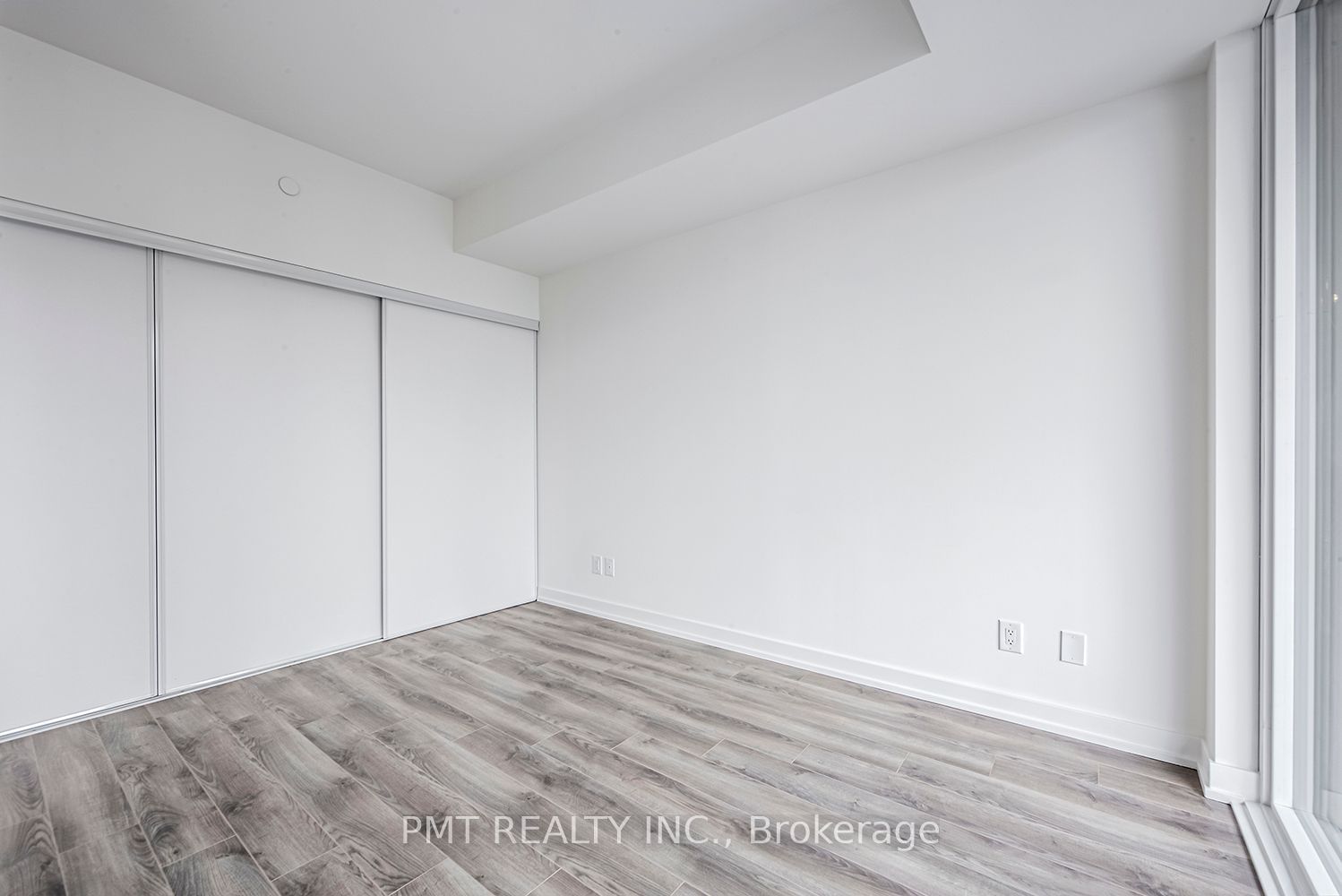 20 Edward St, unit 1901 for rent