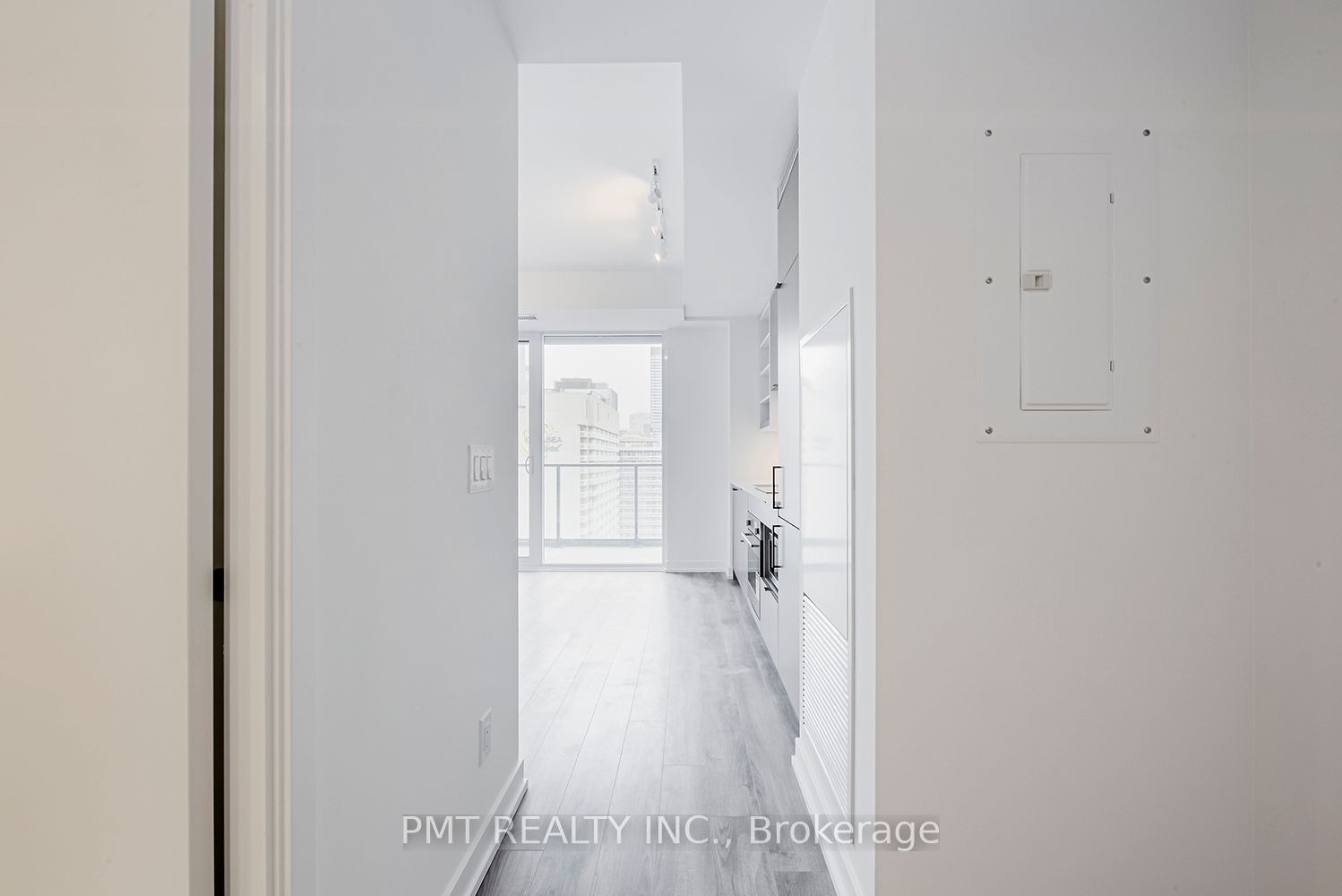 20 Edward St, unit 1901 for rent