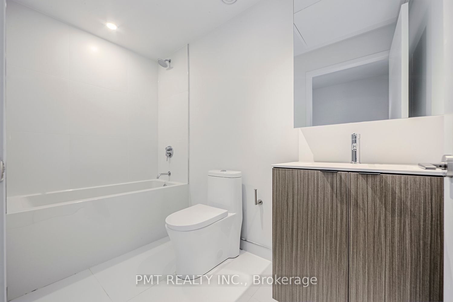 20 Edward St, unit 1901 for rent