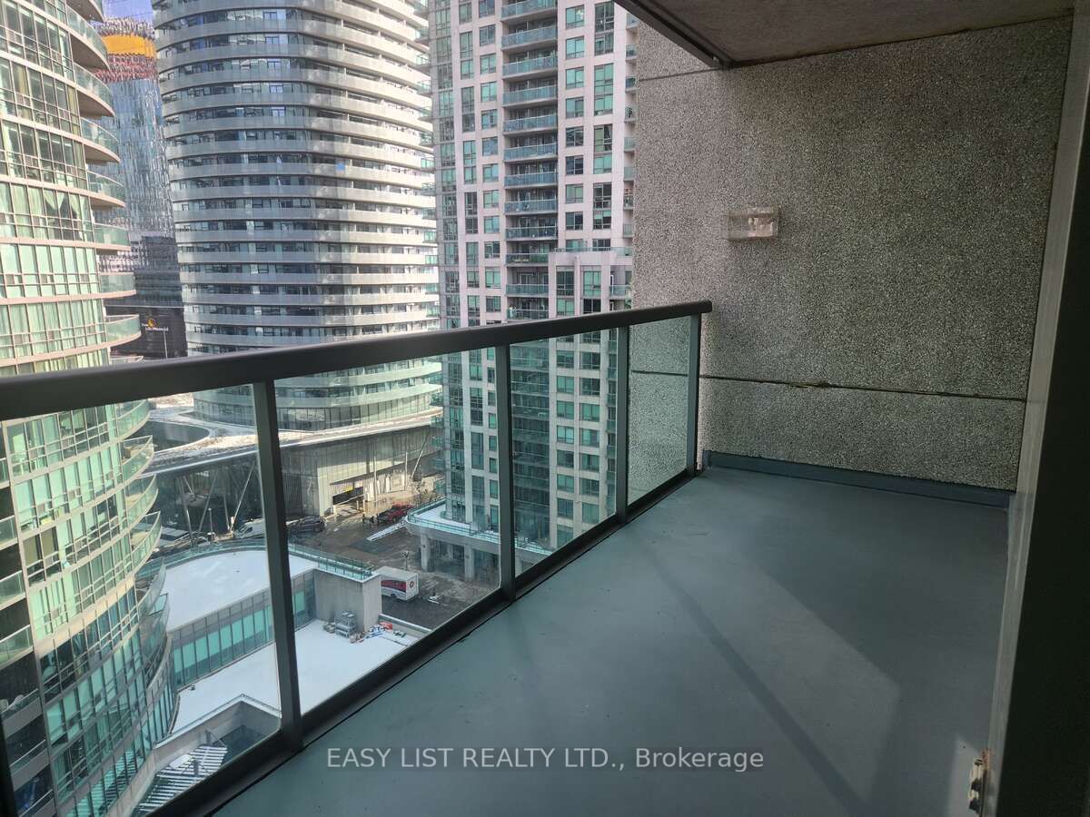 51 Lower Simcoe St, unit 1501 for sale