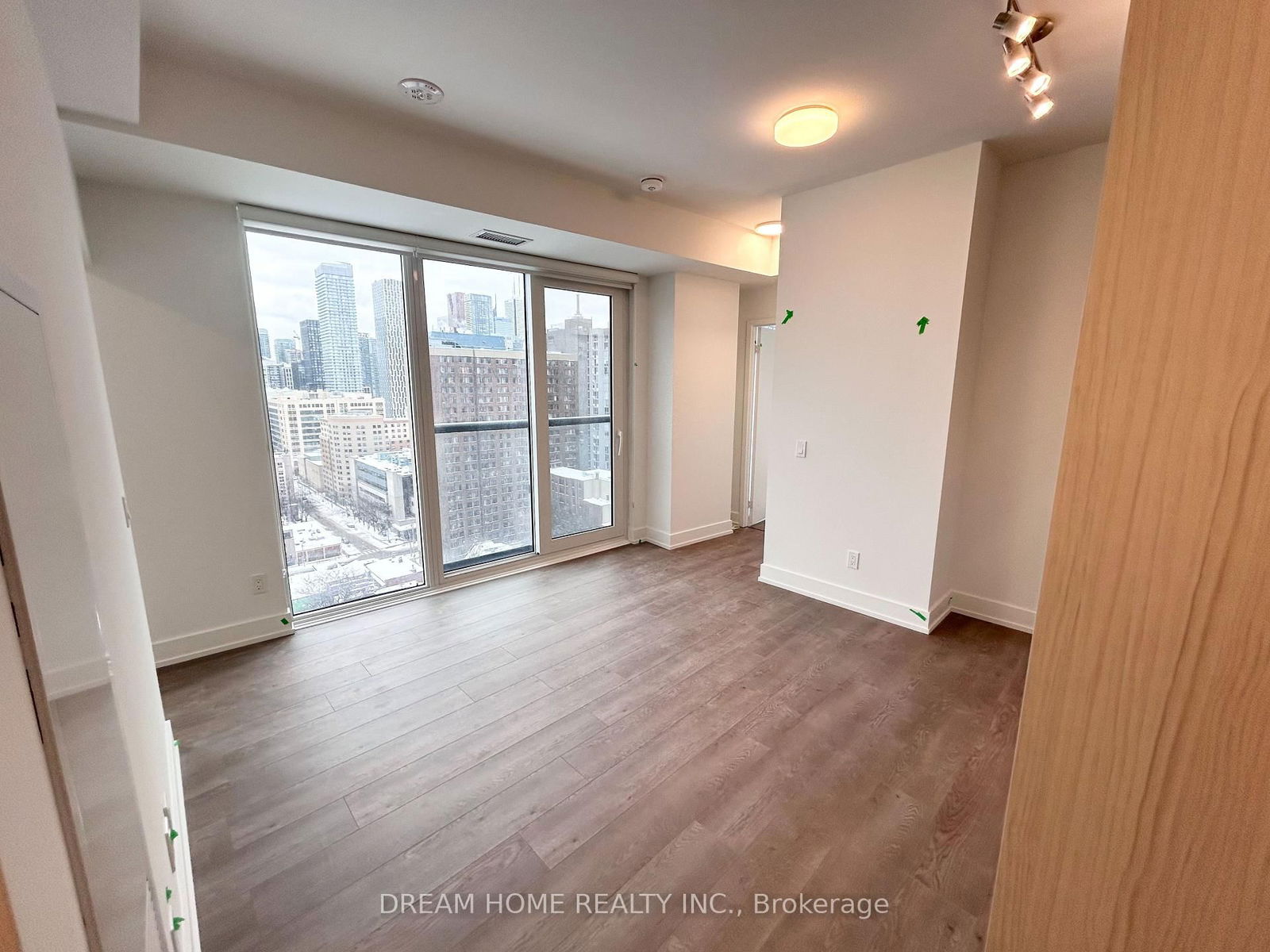 308 Jarvis St, unit 1713 for rent