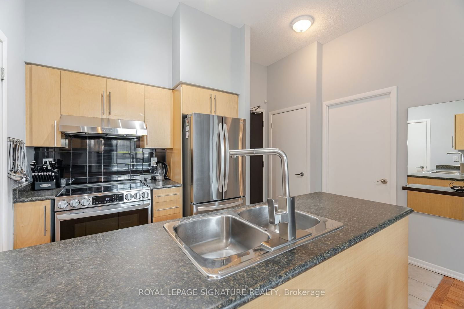 231 Fort York Blvd, unit 122 for sale