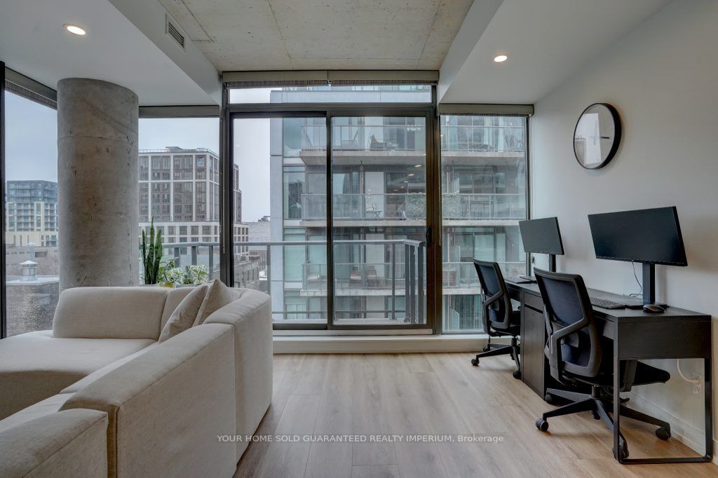 560 King St, unit 823 for sale