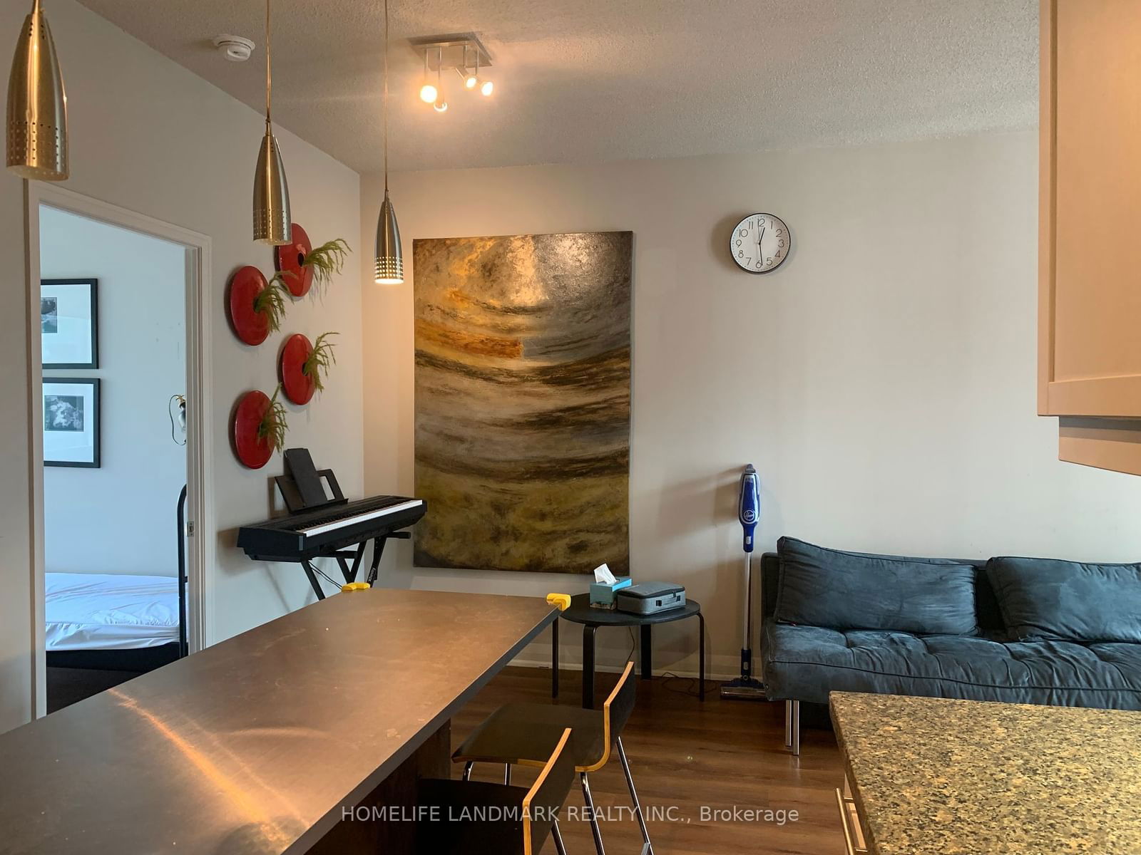 1121 Bay St, unit 1701 for rent