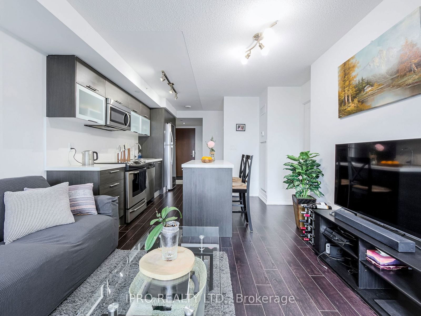 386 Yonge St, unit 708 for sale