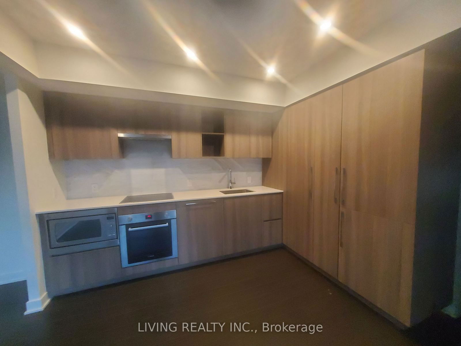 19 Bathurst St, unit 703 for rent