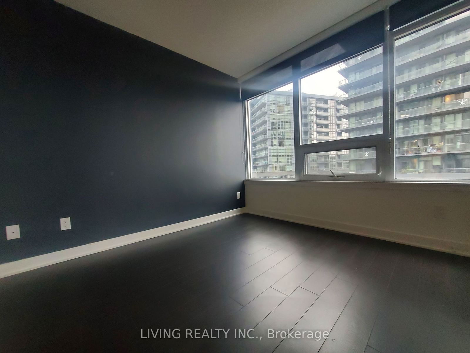 19 Bathurst St, unit 703 for rent