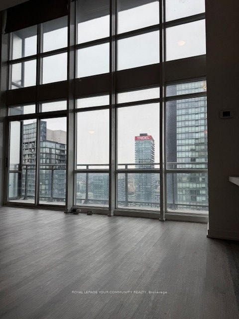 15 Fort York Blvd, unit 4105 for rent