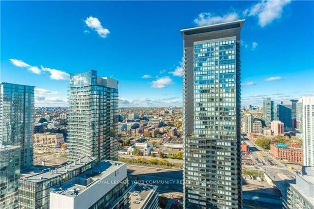 15 Fort York Blvd, unit 4105 for rent