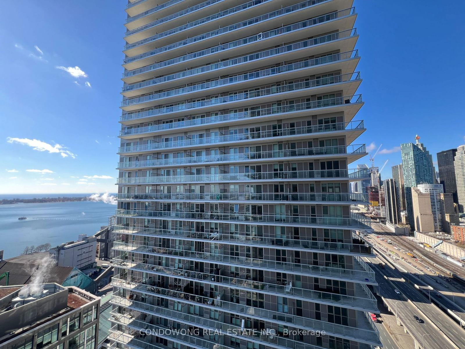 20 Richardson St, unit 2706 for rent