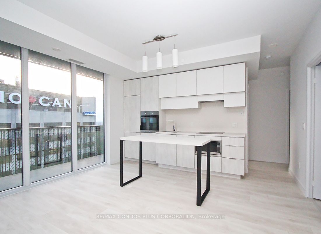 8 Eglinton Ave E, unit 3402 for rent