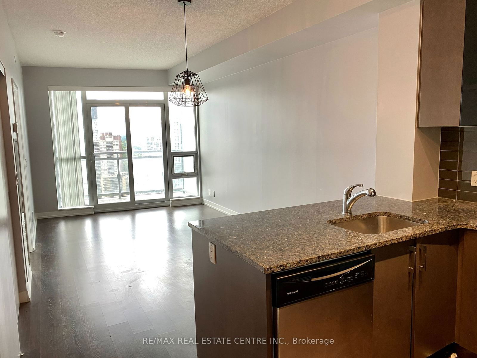 98 Lillian St, unit 1914 for rent