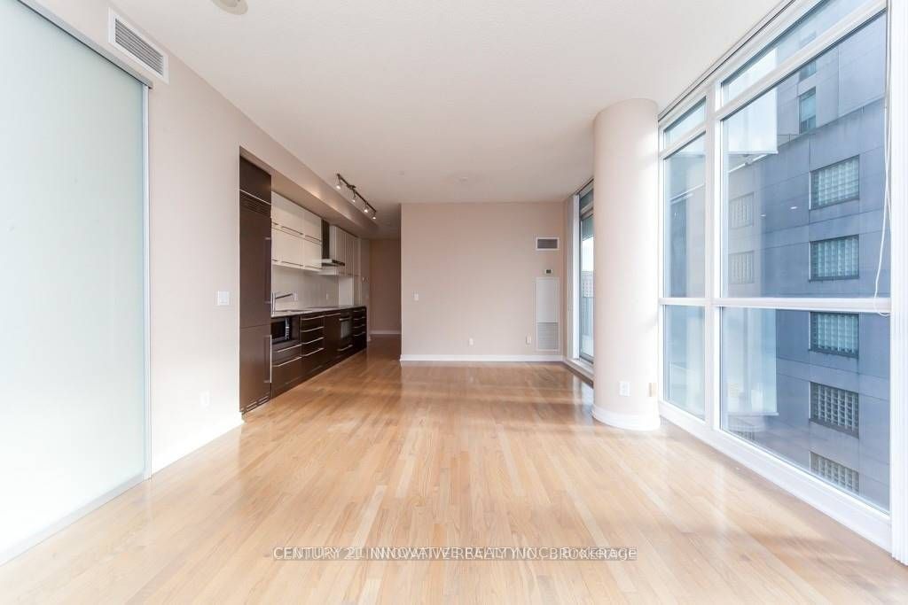 770 Bay St, unit 1610 for rent