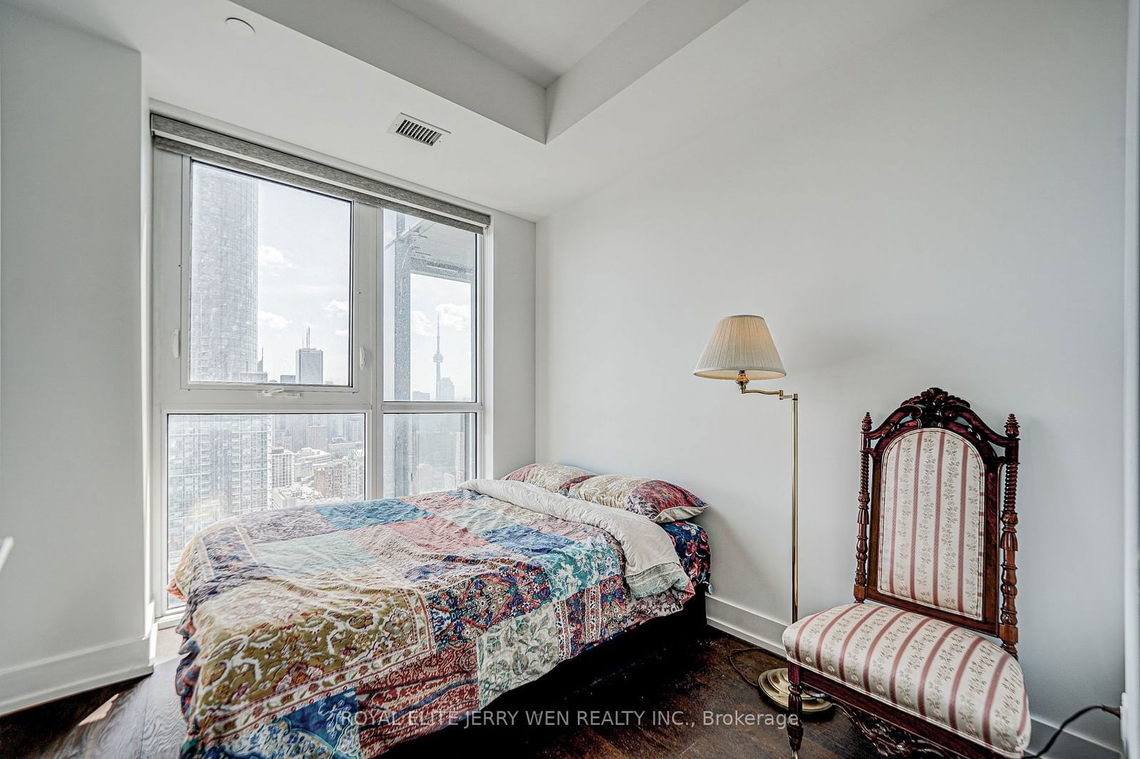 7 Grenville St, unit 4811 for sale