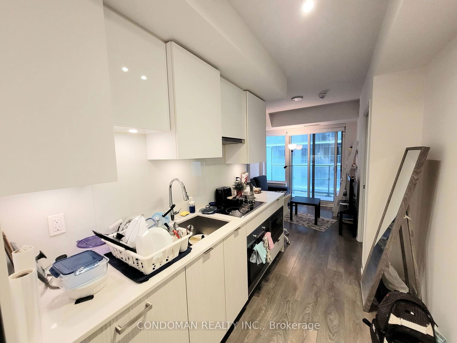 99 Broadway Ave, unit 1608 for rent