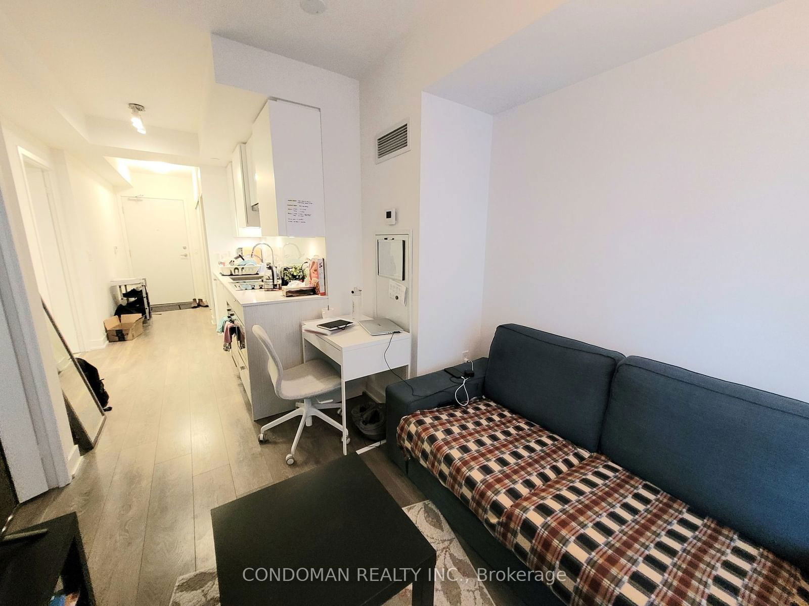 99 Broadway Ave, unit 1608 for rent