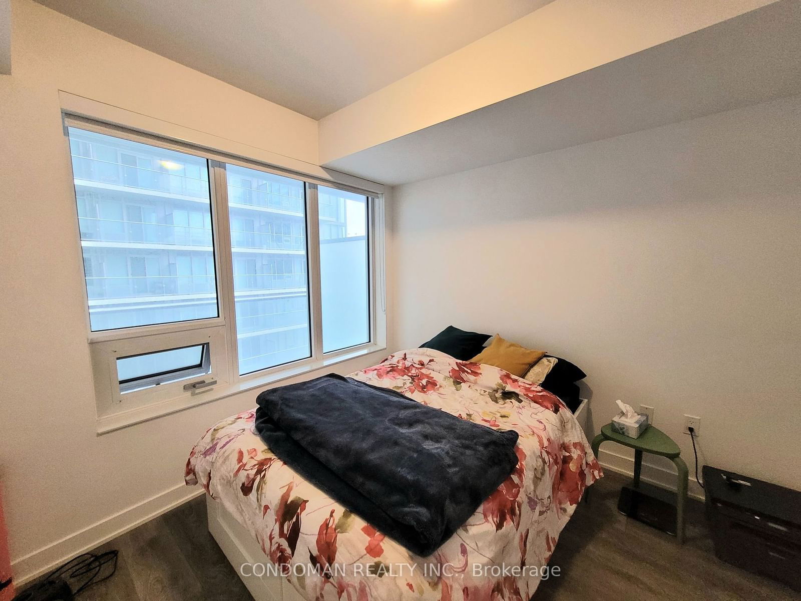 99 Broadway Ave, unit 1608 for rent