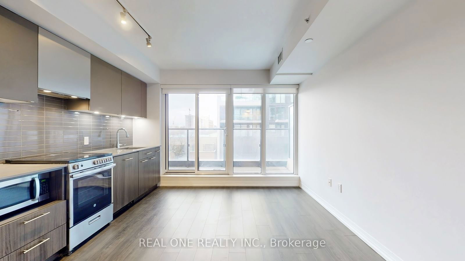 251 Jarvis St, unit 526 for sale