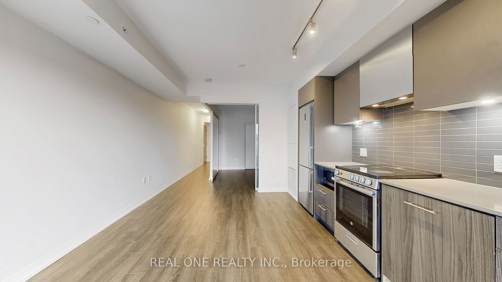 251 Jarvis St, unit 526 for sale