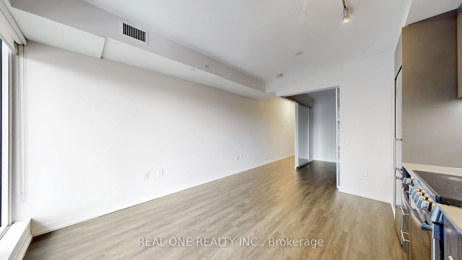 251 Jarvis St, unit 526 for sale