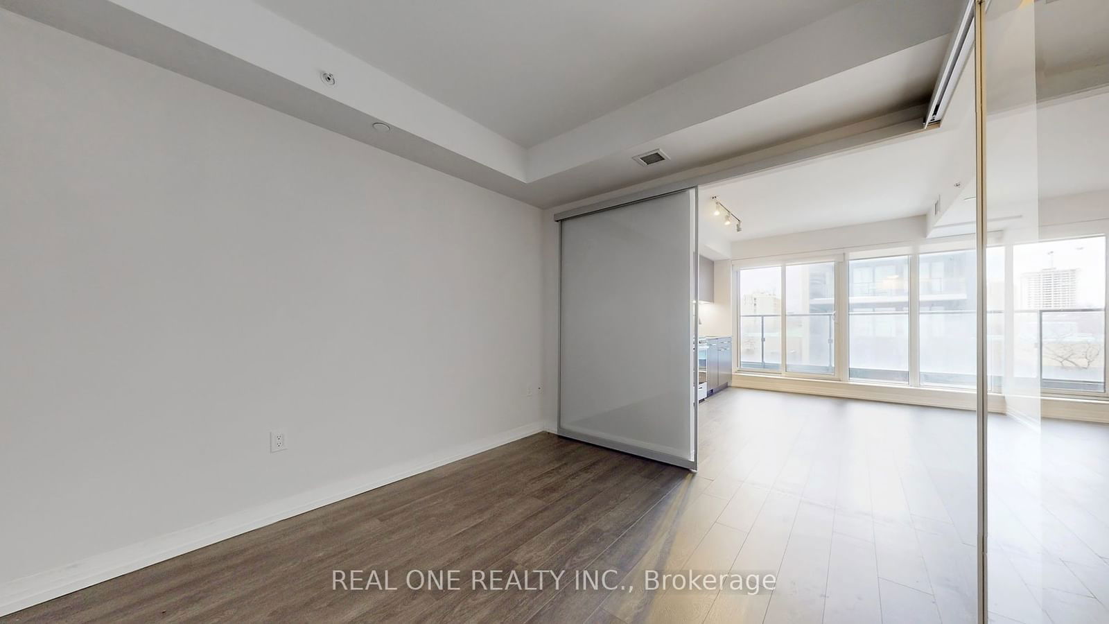 251 Jarvis St, unit 526 for sale