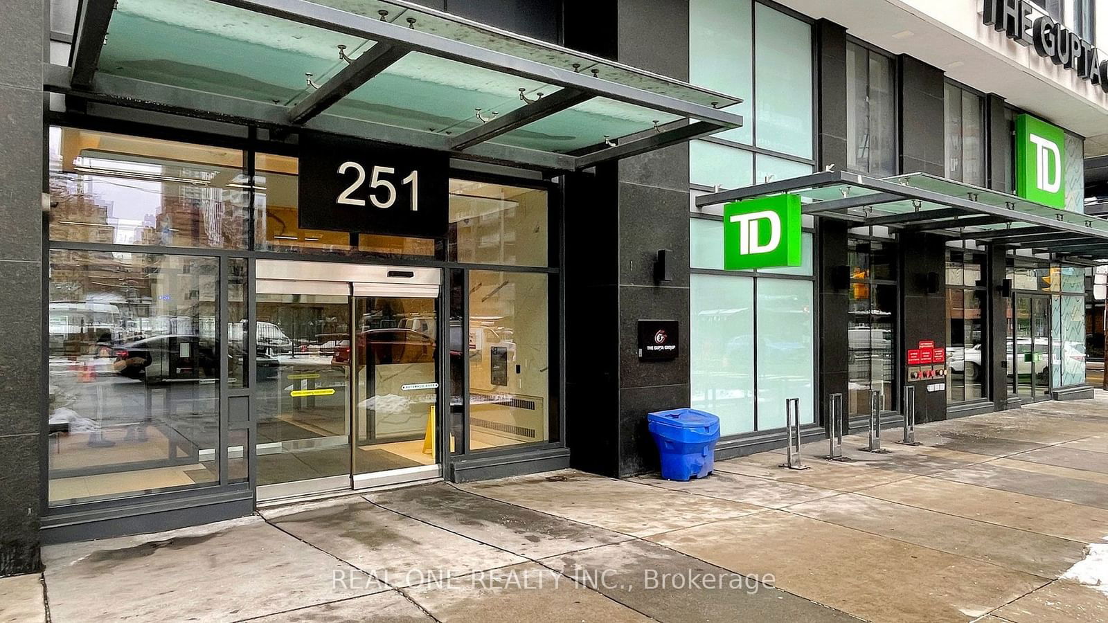 251 Jarvis St, unit 526 for sale