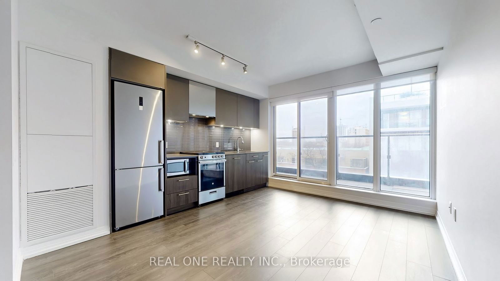 251 Jarvis St, unit 526 for sale