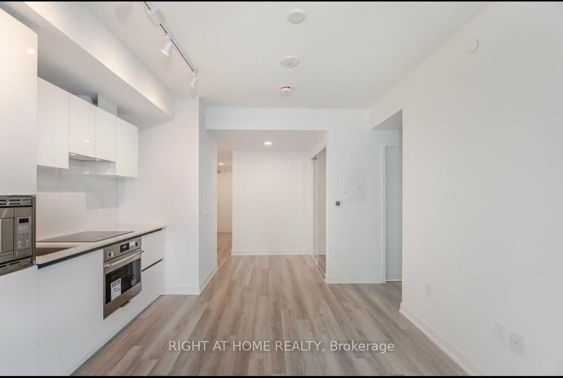 230 SIMCOE St, unit 2820 for rent