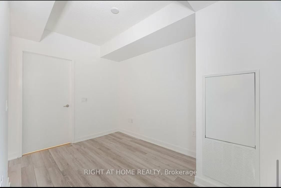 230 SIMCOE St, unit 2820 for rent