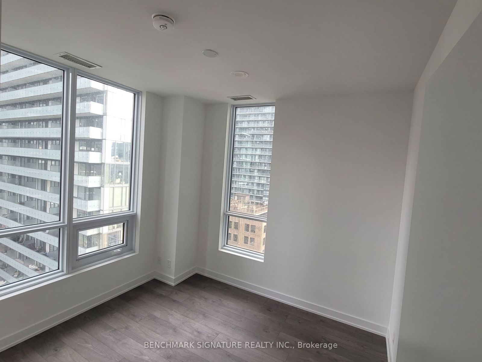 108 Peter St, unit 1803 for rent