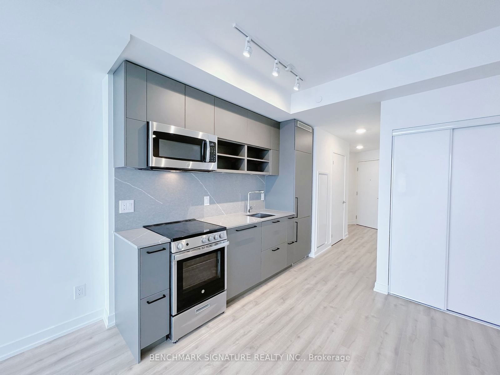 135 East Liberty St, unit 2501 for rent