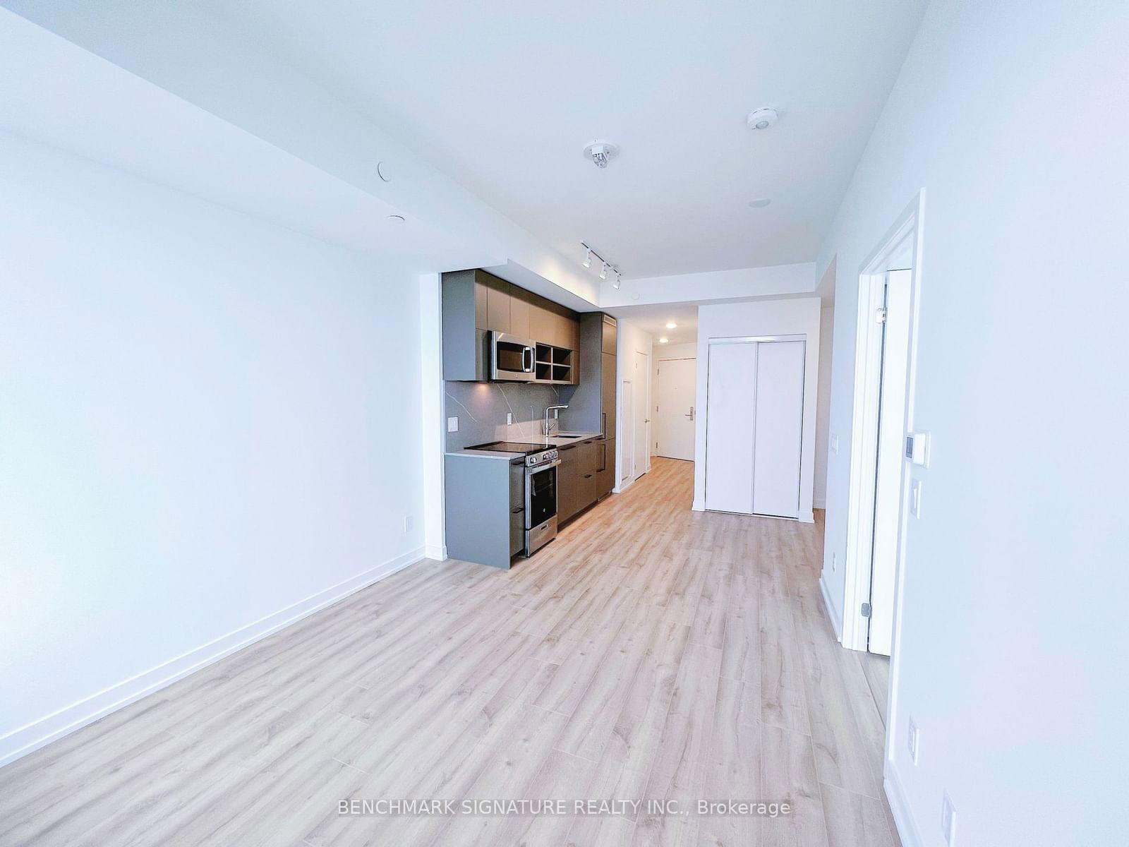 135 East Liberty St, unit 2501 for rent