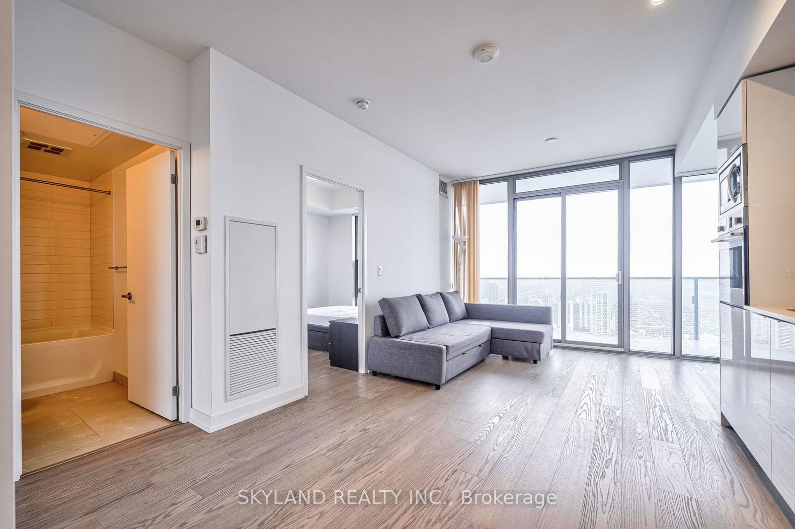 11 Wellesley St, unit 5201 for rent