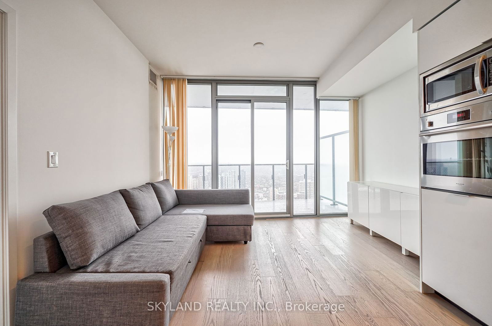 11 Wellesley St, unit 5201 for rent