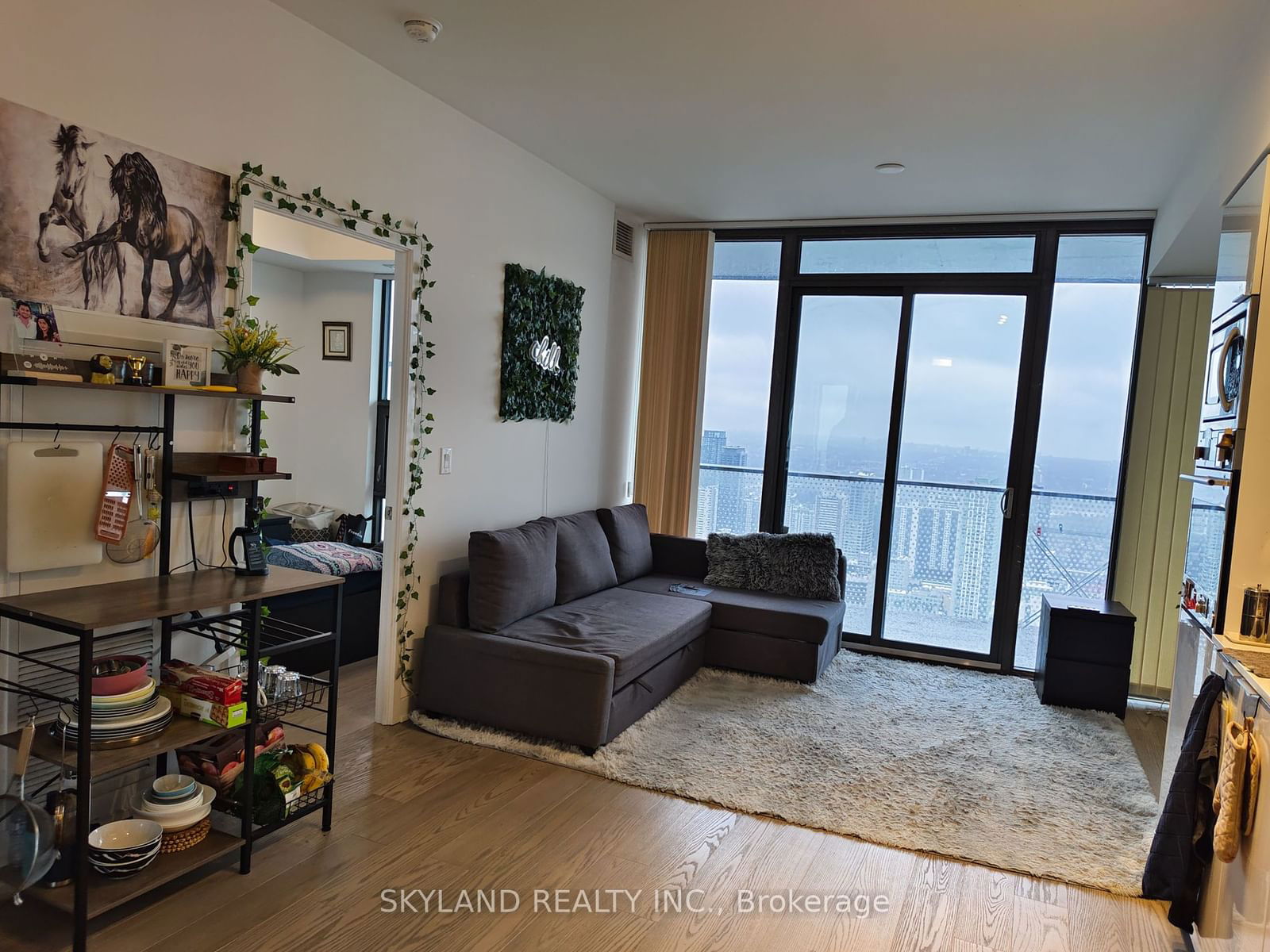 11 Wellesley St, unit 5201 for rent