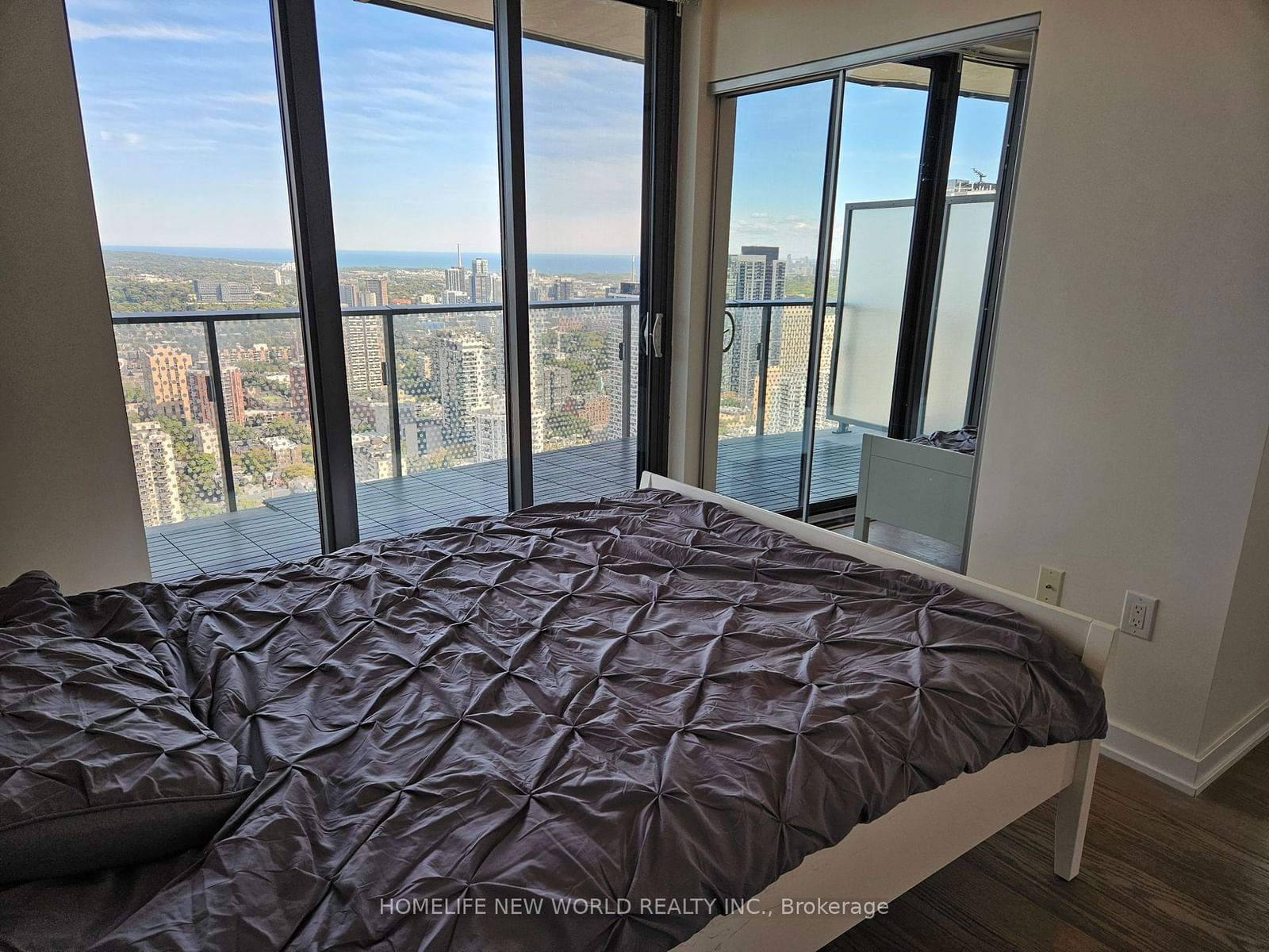 11 Wellesley St W, unit 4402 for sale