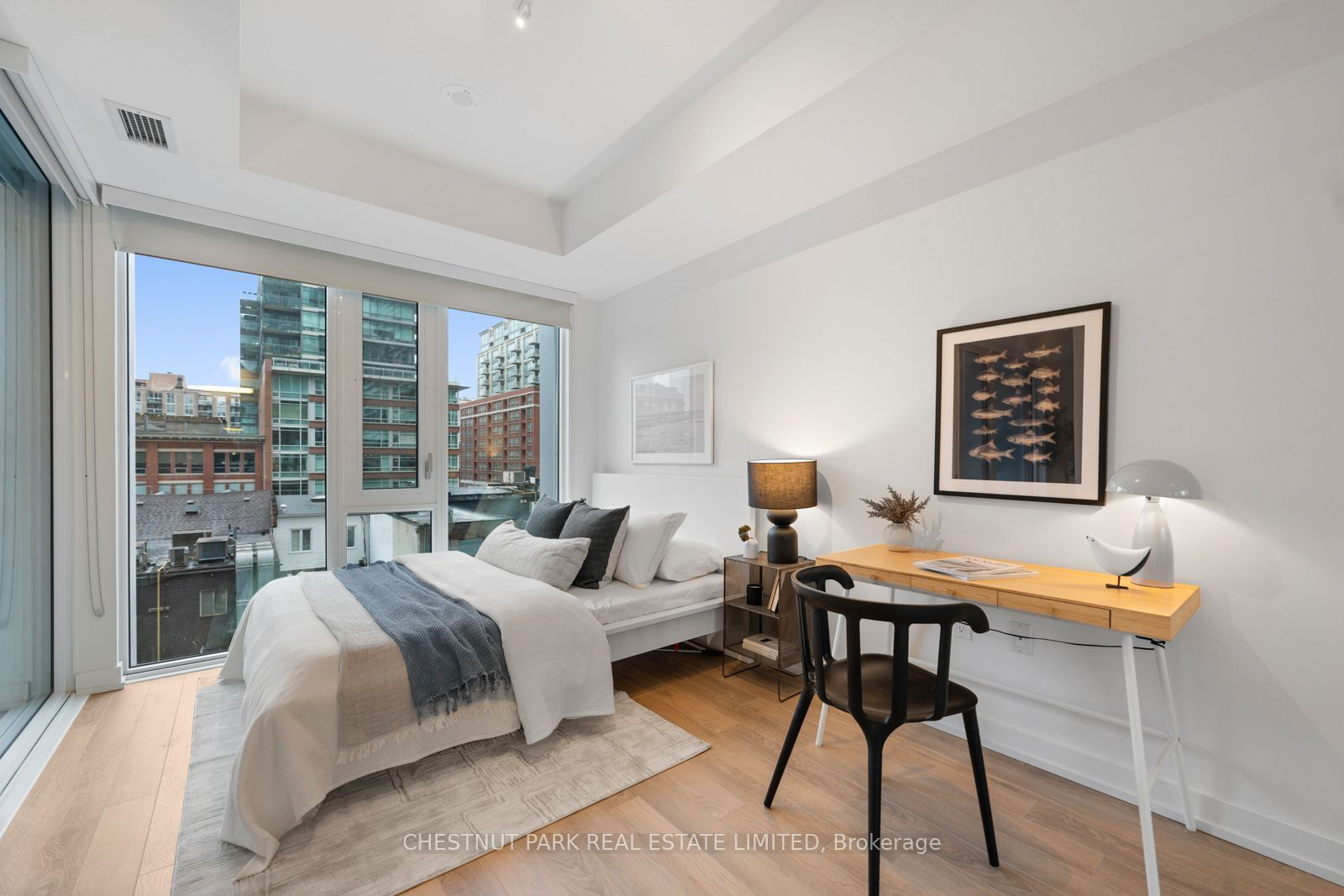 158 Front St E, unit 513 for sale