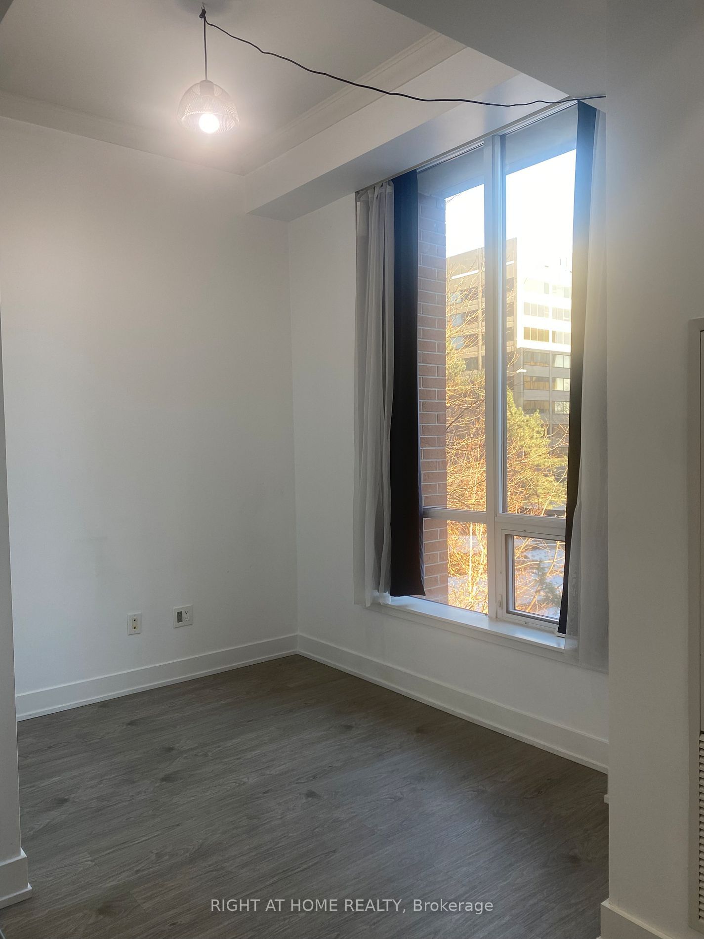 23 Sheppard Ave E, unit 308 for rent