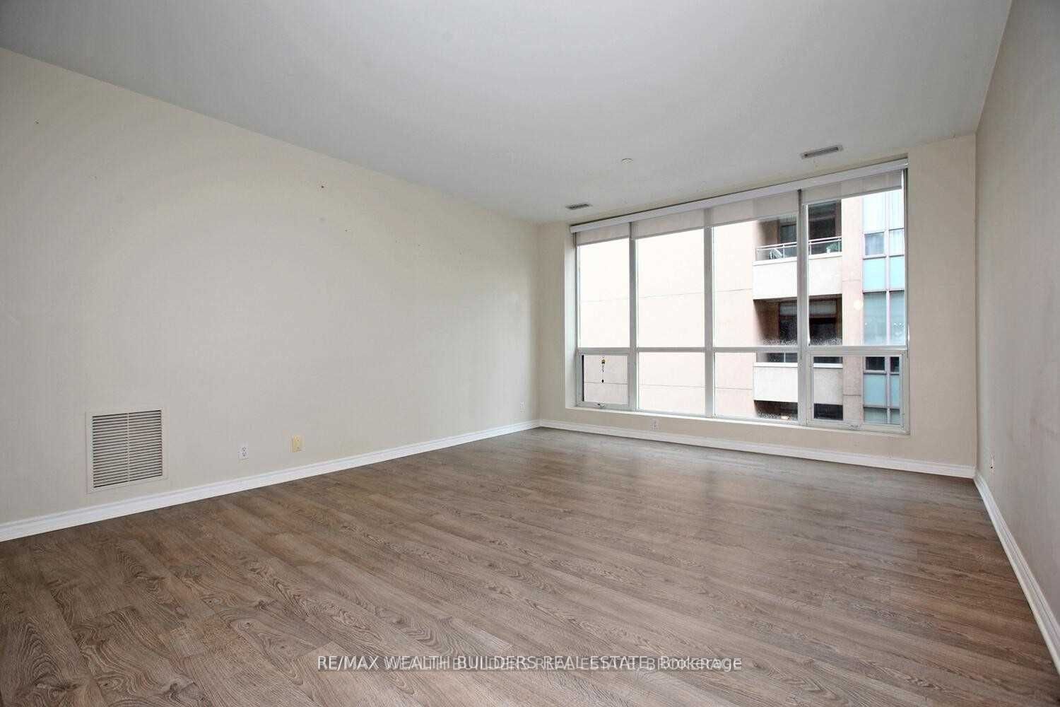 980 Yonge St, unit 614 for rent