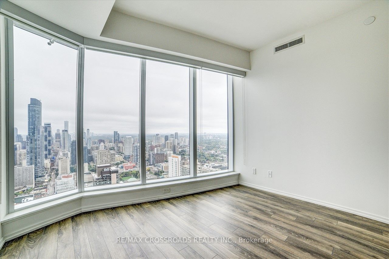 197 Yonge St, unit 5214 for rent